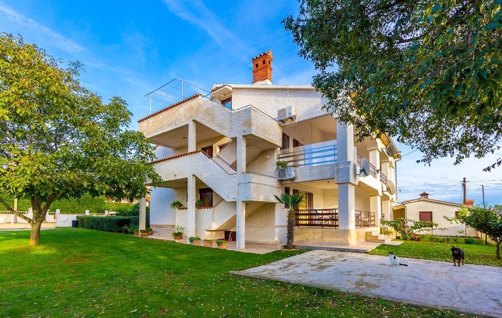 Apartments Milka Medulin Kültér fotó